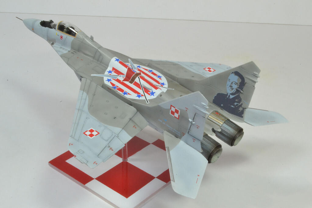 MiG-29, "Hereoes of Koscuiscko"