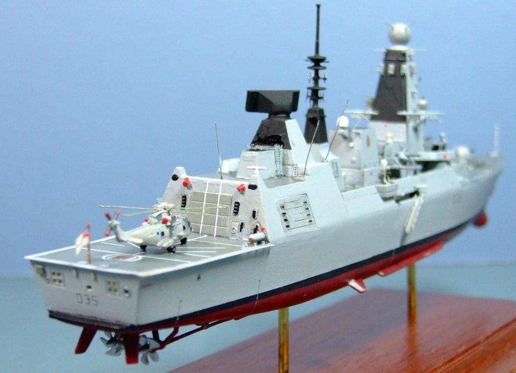 HMS Dragon, 1:700