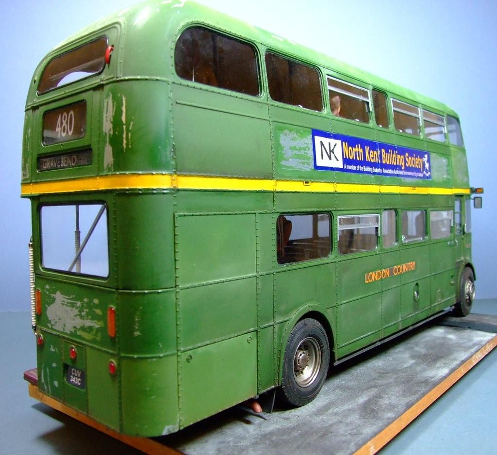 AEC Routemaster, London Country, 1:24