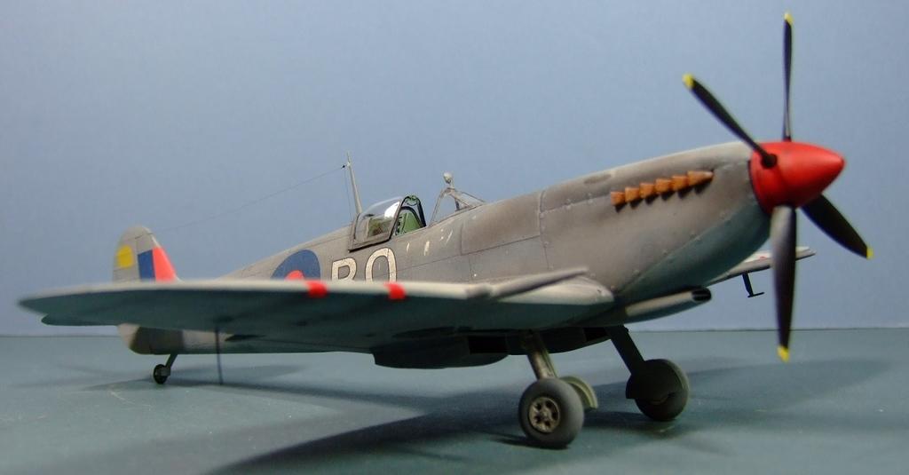 Supermarine Spitfire IXc, 451 Sqdn, RAAF, Poretta, Corsica, May 1944, 1:48