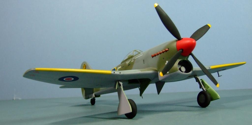 Hawker Tempest V, 1:48