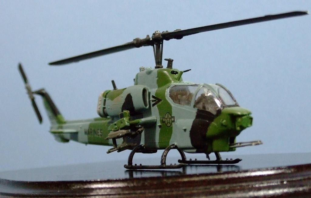 Bell AH-1W SuperCobra, US Marine Corps, 1:72