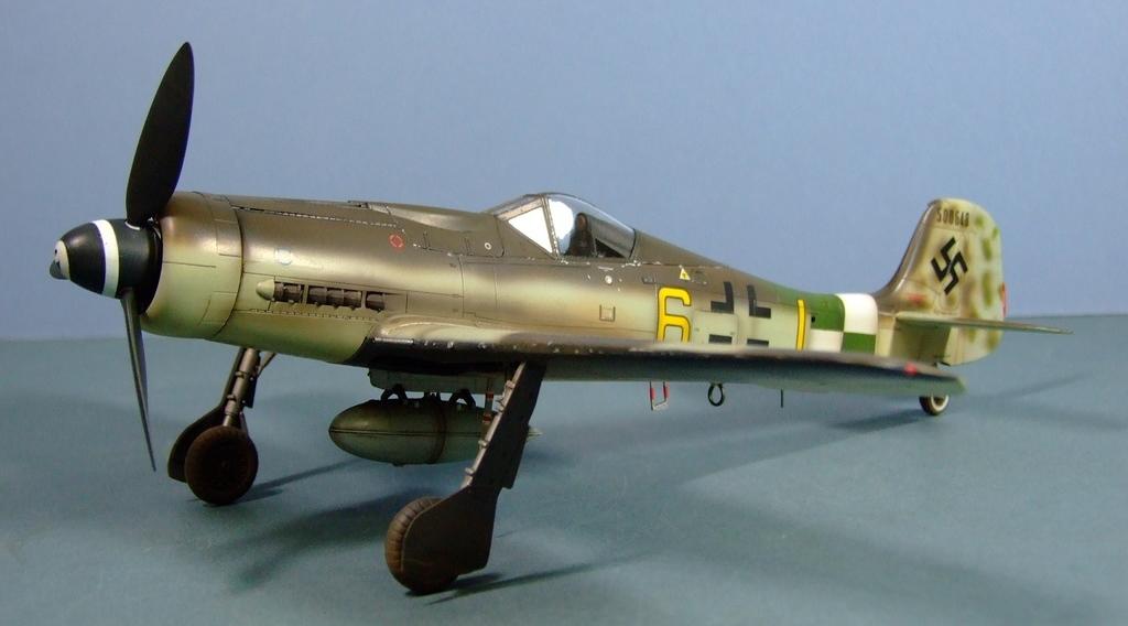 Focke-Wulf Fw190D-9 Late, JG27, 1945, 1:48