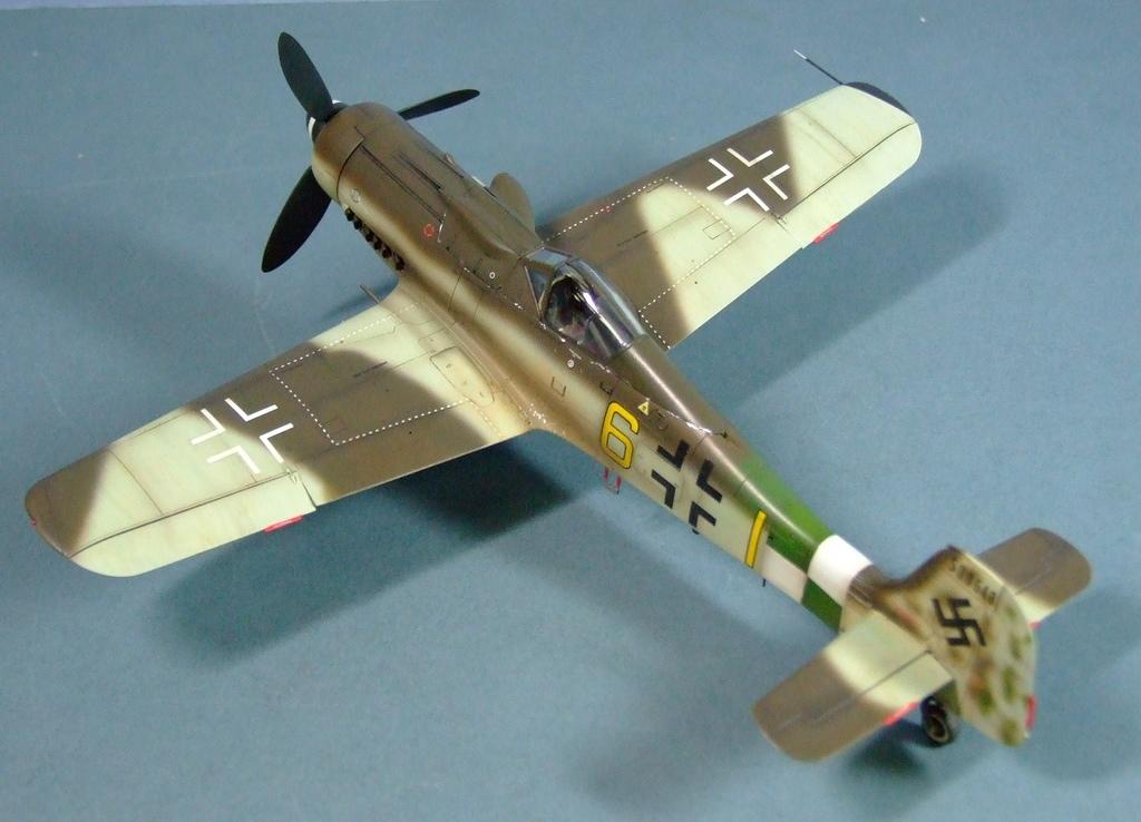 Focke-Wulf Fw190D-9 Late, JG27, 1945, 1:48