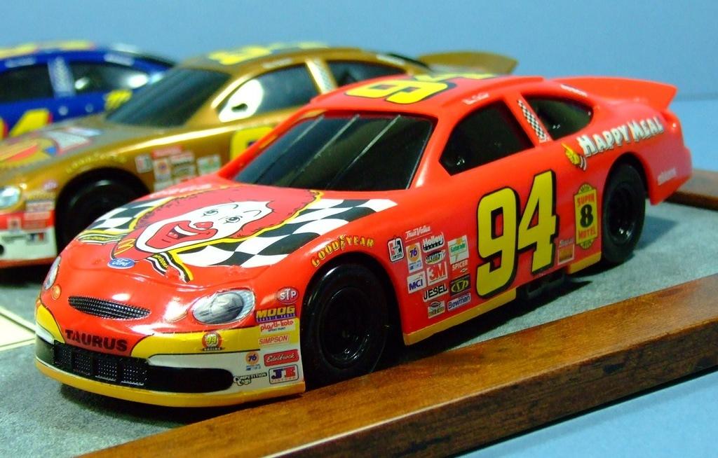 "Limited Edition" Revell Nascar 1:25