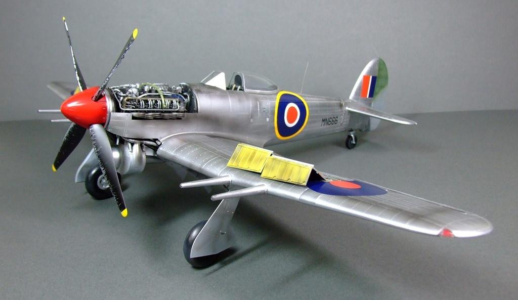 Hawker Typhoon Mk.Ib, 1:24