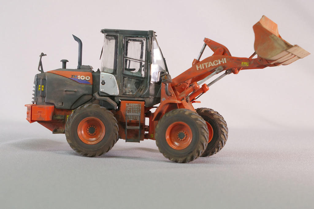 1:35 Hitachi Z!100-6 Wheel Loader