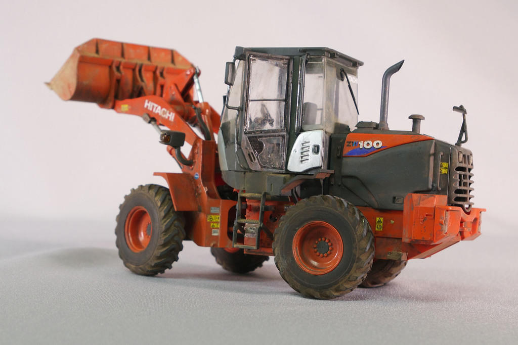 1:35 Hitachi Z!100-6 Wheel Loader